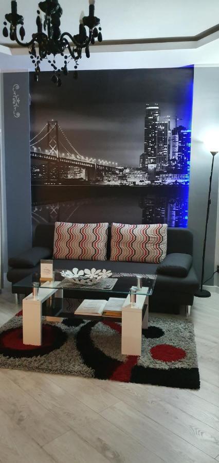 Apartamenty Sofija Deluxe Centrum 지엘로나구라 외부 사진
