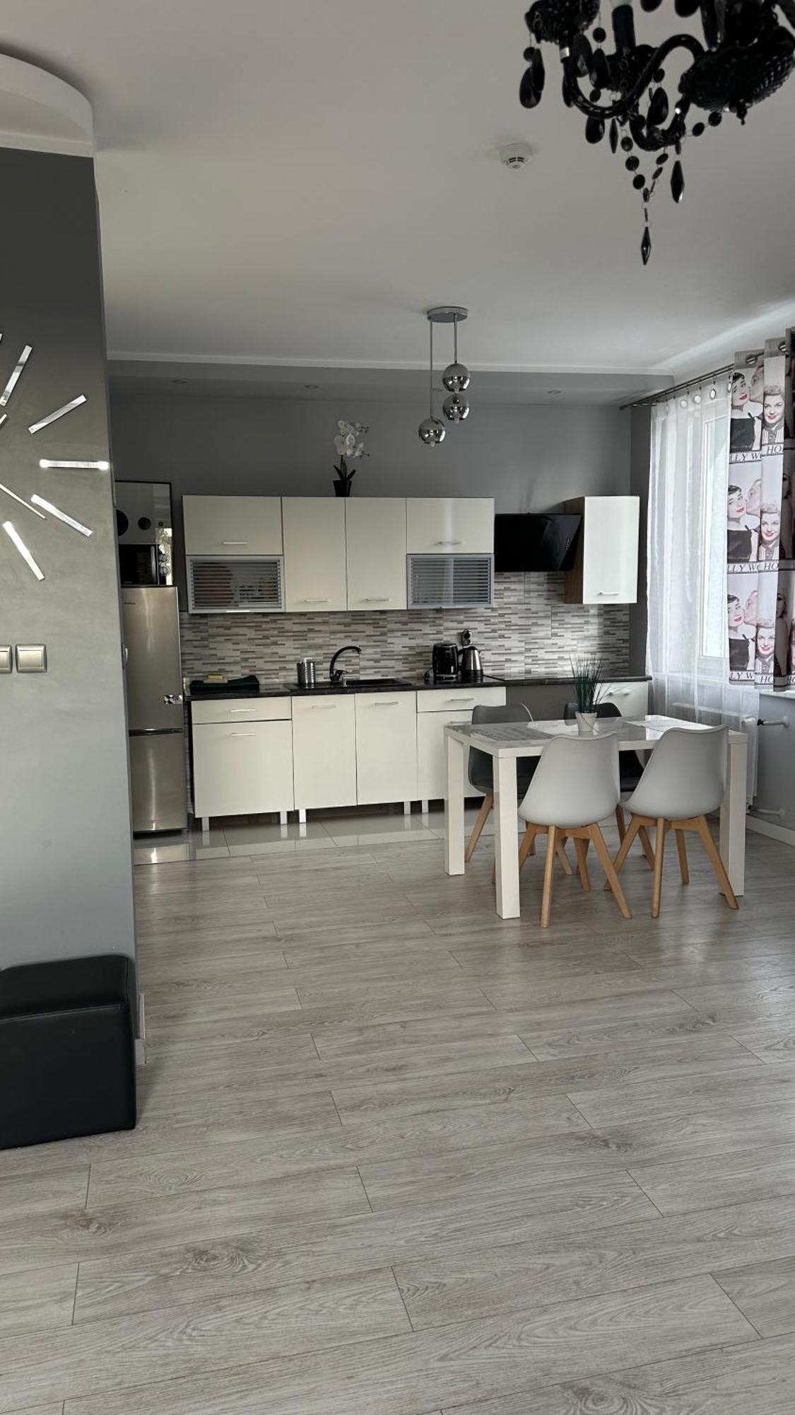 Apartamenty Sofija Deluxe Centrum 지엘로나구라 외부 사진